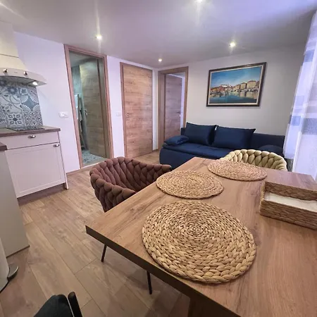 Diana Apartment *