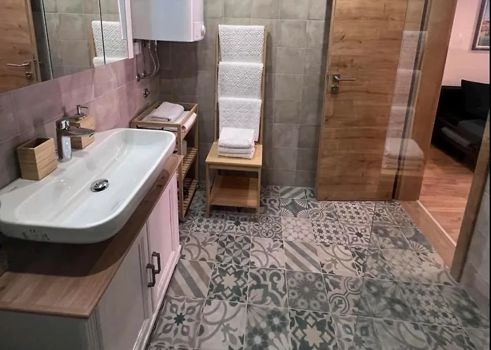 아파트 Diana 피란